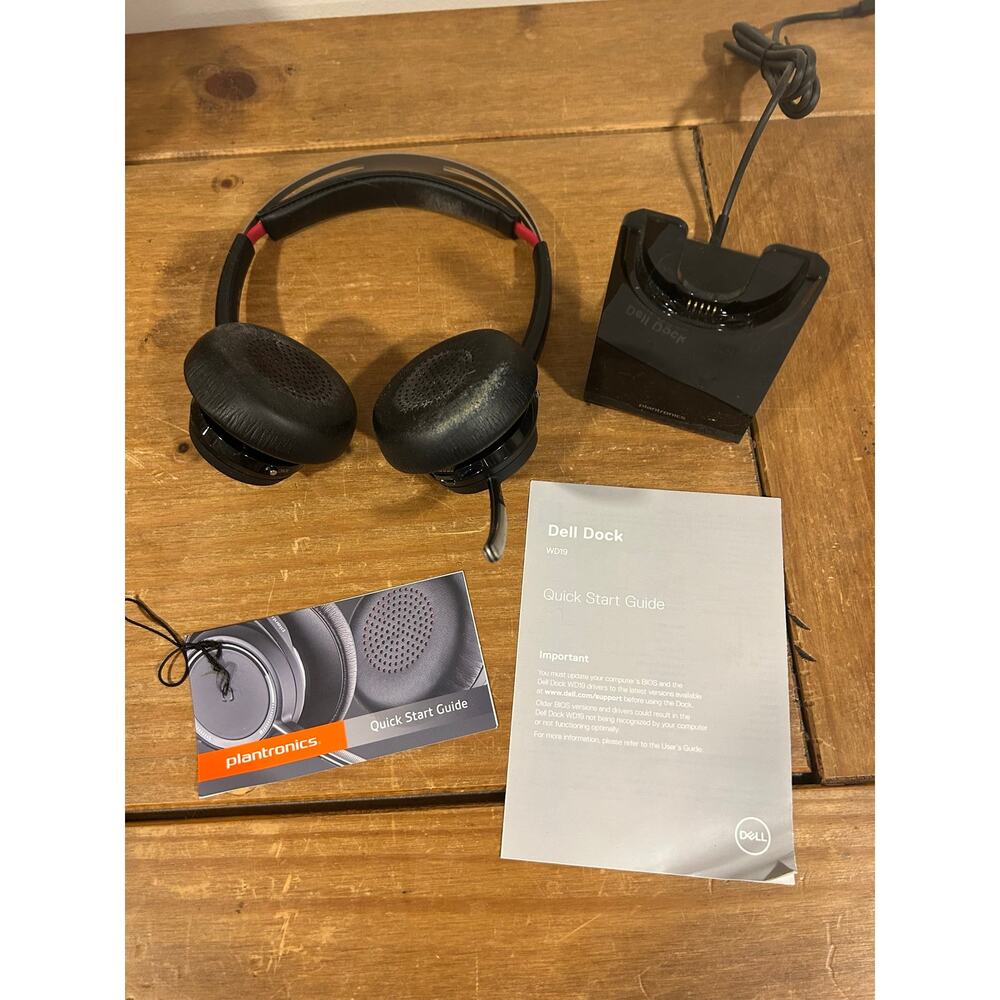 PLANTRONICS Headset with Dell Dock Black